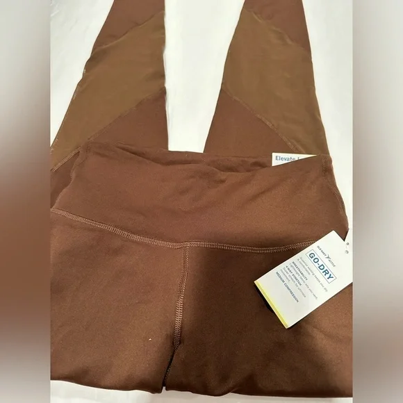 Old Navy High-Waisted Elevate Mesh-Trim Compression Size Large - Picture 11 of 14